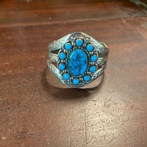 Vintage (70s) nickel faux turquoise bracelet